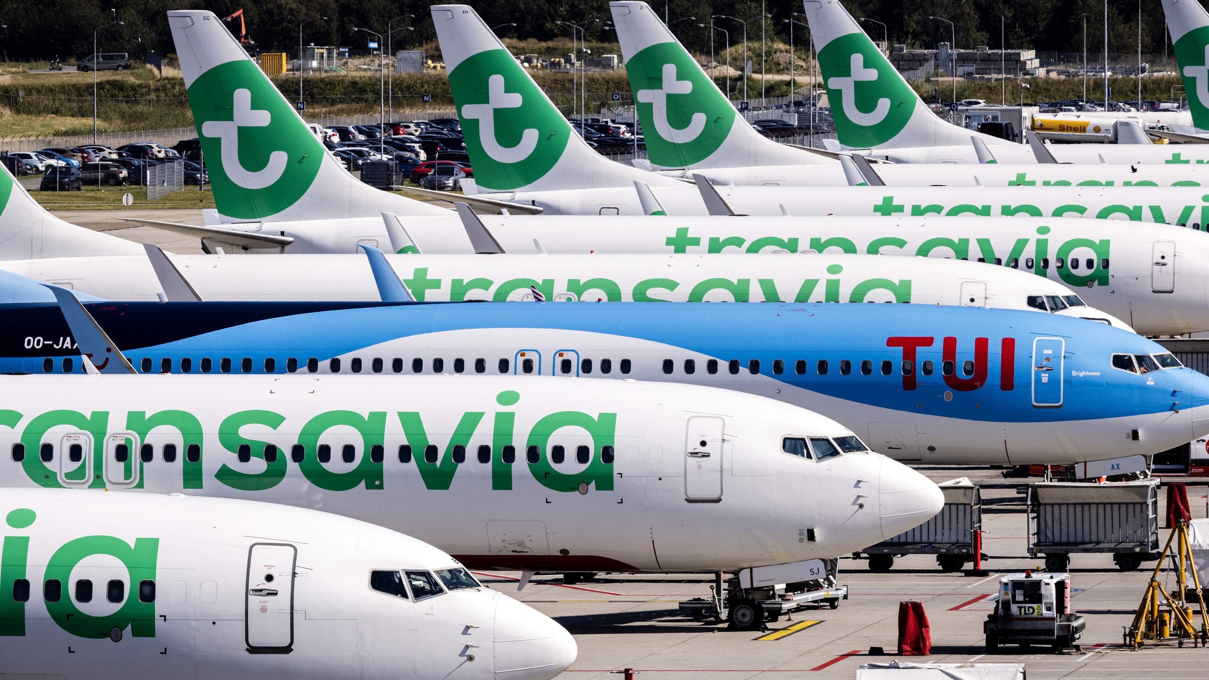Duizenden reizigers de klos door storing Eindhoven Airport: ’Passagiers staan met lege handen’